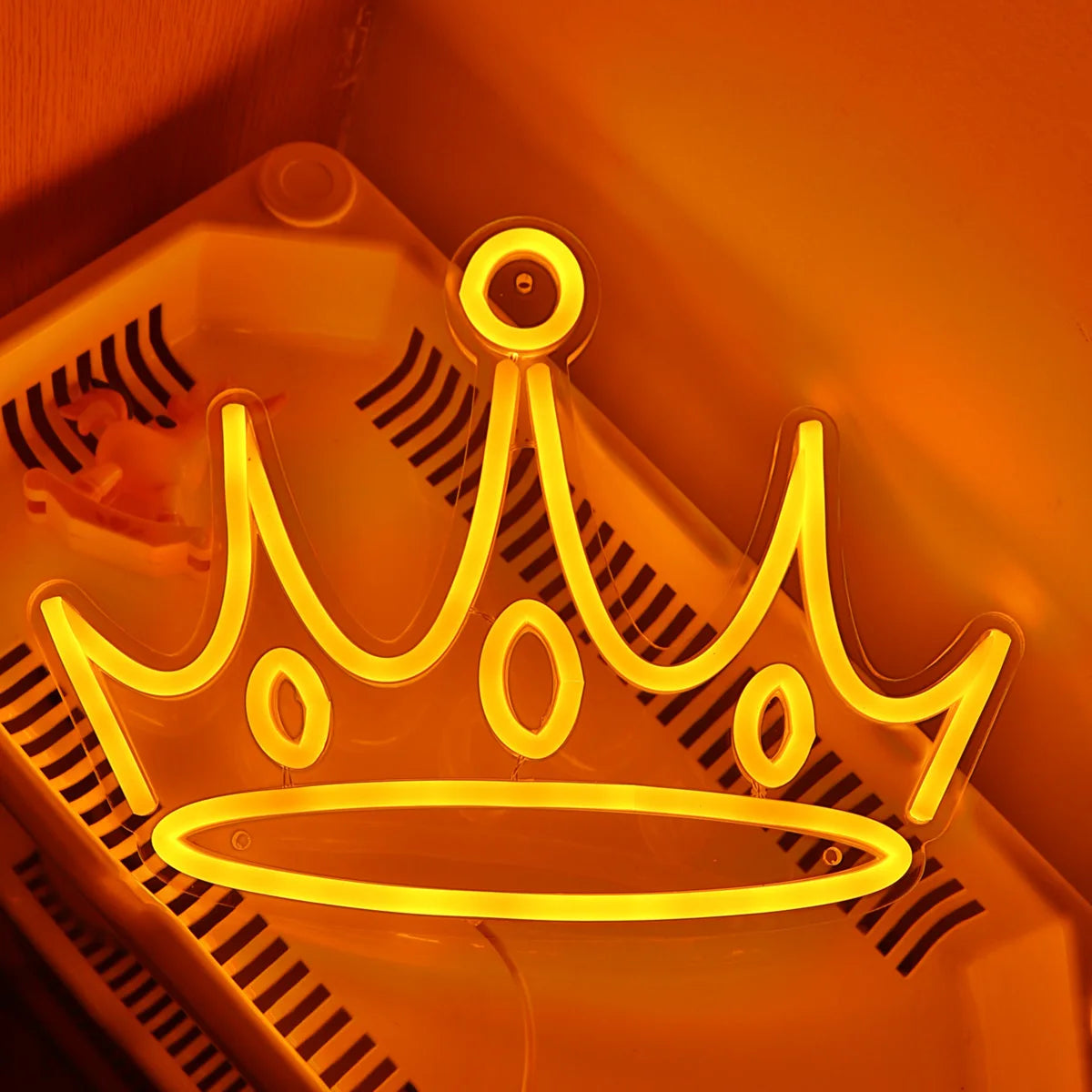 1Pc Bright Yellow Crown LED Wall Neon Sign Light for Room Party Decoration Gifts11.57''*8.62''